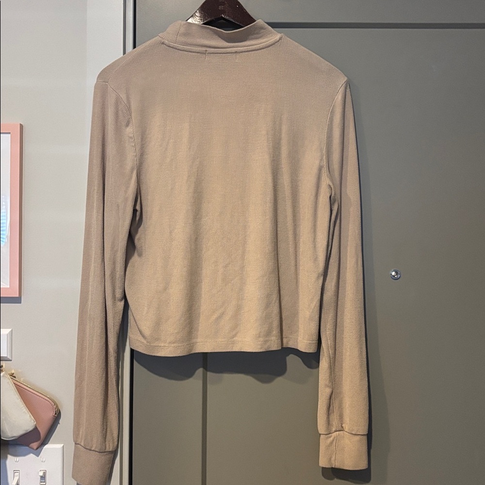 Essentials Ribbed Layering Mockneck - Picture 3 of 3